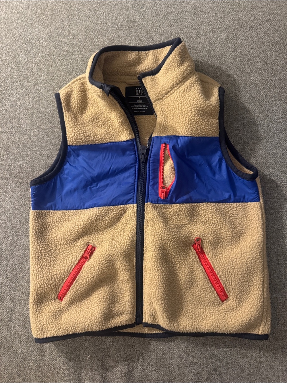 3/$15- Gap vest size 5
